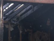 Autoridades investigan incendio que aparentemente fue provocado por uno de sus residentes en un complejo de apartamentos en Hartford