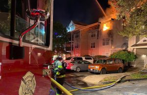 La Cruz Roja ayuda a al menos 50 personas desplazadas por un incendio en un complejo de apartamentos de Hamden