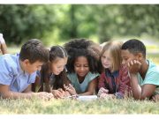 La Biblioteca Pública de East Hartford vuelve con incentivos para el programa de Lectura de Verano con premios para adultos, adolescentes, niños en edad escolar y preescolares