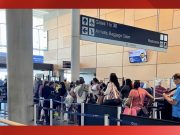 DOT propone requisitos para que aerolíneas cubran gastos y compensen a pasajeros por retrasos y cancelaciones de sus viajes