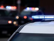 Una adolescente muere después de caerse de un vehículo en movimiento