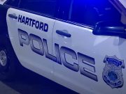 Una mujer de Hartford muerta en tiroteo posiblemente dirigido a la víctima