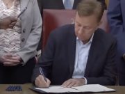 Lamont firma legislación destinada a reducir los costos de atención médica en Connecticut