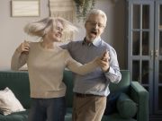 Actividades creativas: una herramienta popular entre los adultos estadounidenses para aliviar el estrés y mejorar la salud mental