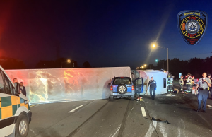 Camión que transportaba plátanos se volcó en la I-91 norte en Rocky Hill