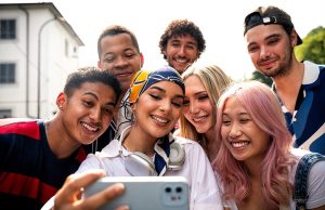 TikTok regresa para 170 millones de usuarios tras compromiso de trump