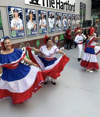 Fiesta dominicana llega a Dunkin’ Park con Los Chivos de Hartford