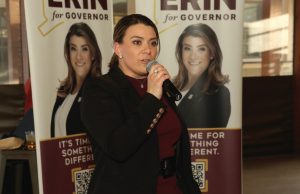 Erin Stewart suspende campaña tras informe sobre gastos con tarjeta de la ciudad de New Britain