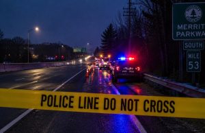 Tres personas mueren en accidente con fuga en la Merritt Parkway en Stratford