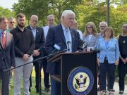 Congresistas de Connecticut exigen la liberación de empresario de West Hartford detenido por ICE