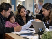 Cambios en HUSKY Health dejan fuera a refugiados, asilados y otros inmigrantes desde octubre