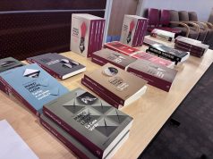 Consulado del Perú dona obras de Mario Vargas Llosa a la Biblioteca Pública de Hartford