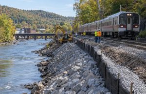 FEMA aprueba casi $815,000 para reparar tramo ferroviario dañado por inundaciones en Seymour