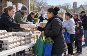 Connecticut comienza a distribuir 1.5 millones de huevos gratis tras acuerdo por manipulación de precios